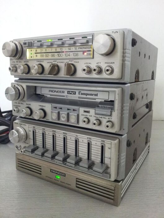 HQ Statesman – Pioneer Component Car Stereo HQ Statesman - Pioneer Component Car Stereo